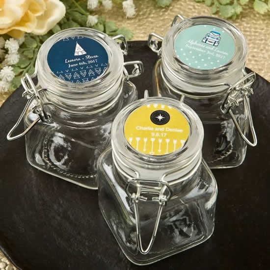 Lembrancinhas personalizadas com potes de vidro