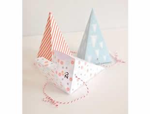 Lindas caixas de papel com lembrancinhas