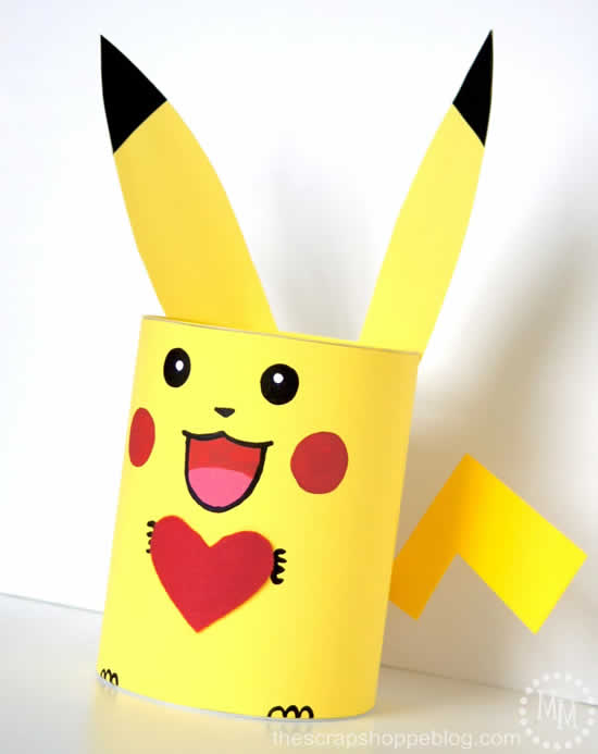 Lembrancinha com lata para Festa Pikachu