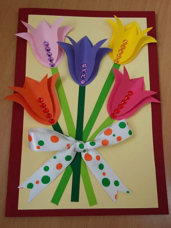Cartão com flores de papel