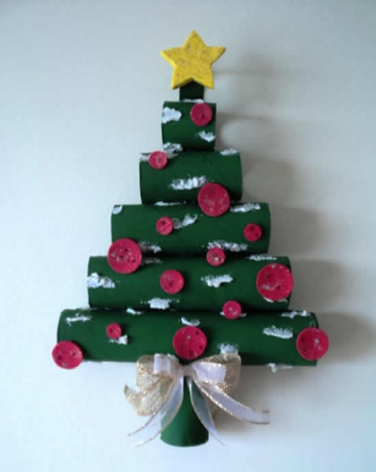 Árvore de Natal com Rolos de Papel Higiênico