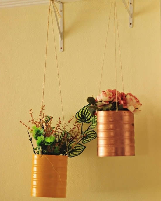 Lata Decorada no Jardim