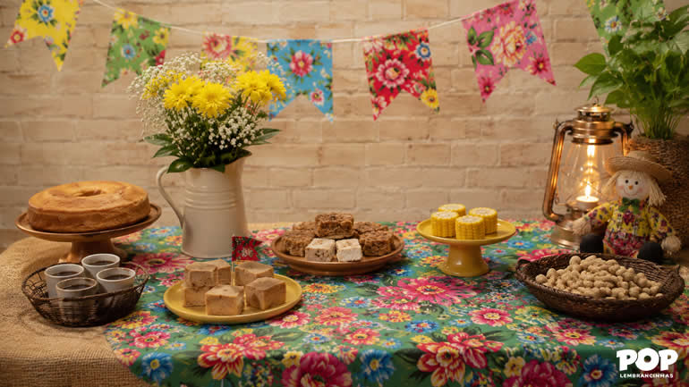 Mesa Junina