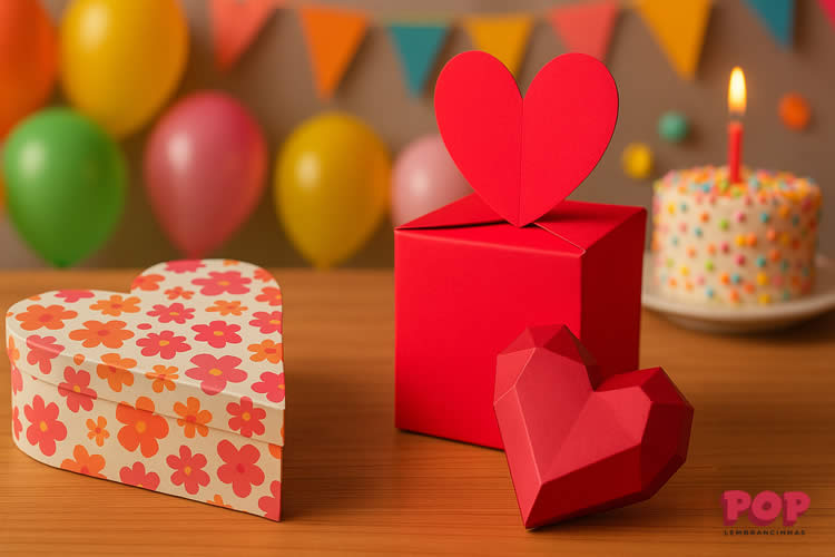 Desenho de Caixinha de Coração de Papel