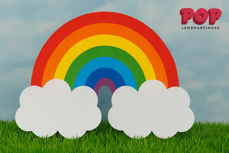 Arco-íris com Nuvem de Papel Colorido