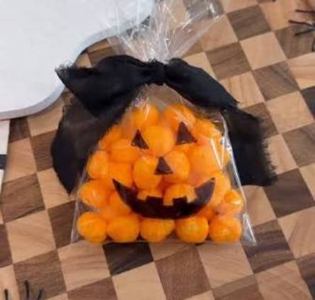 Lembrancinha para Halloween com Sacolinha de Abóbora