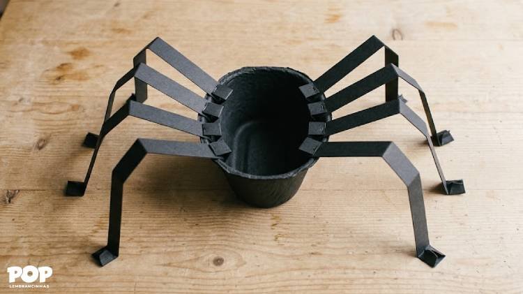 Como fazer Aranha para Decoração de Halloween